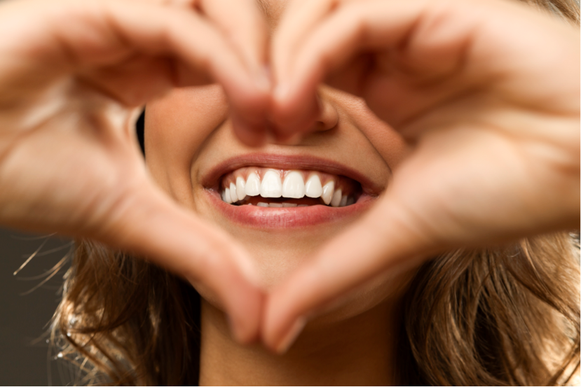 Cúrcuma para los dientes: ¿los mancha?