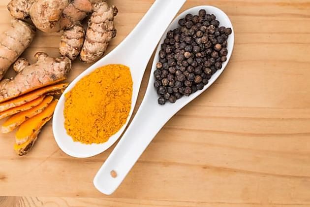 El color amarillo de la cúrcuma: ¿Debe preocuparnos?