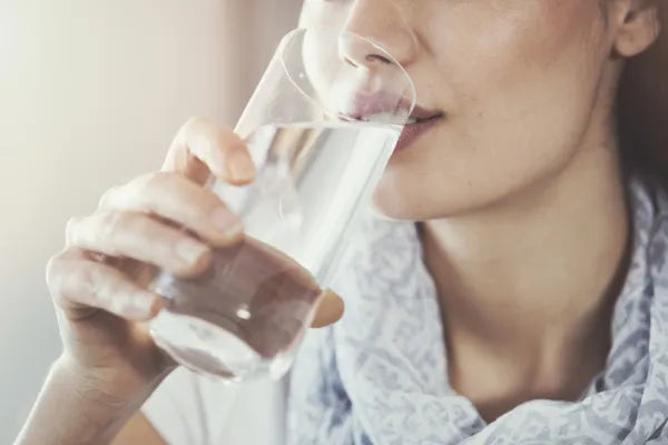 Agua alcalina: ¿es diferente al agua corriente?